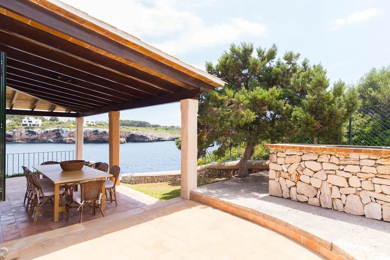 Nadal Villa Puerto Colom İspanya